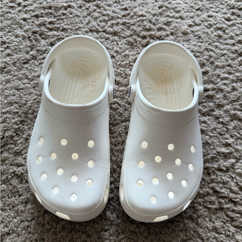 Women’s white clogs